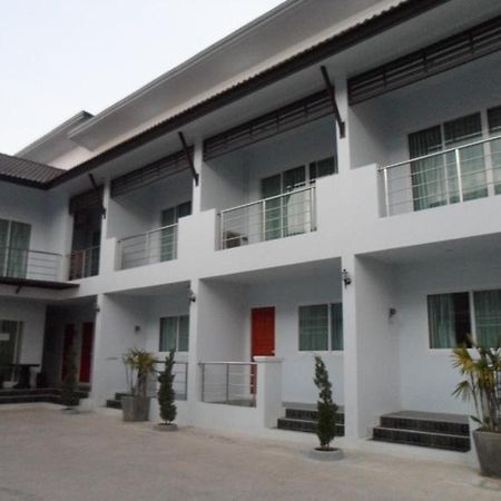 Nantathong Place Hotel Chiang Rai Buitenkant foto